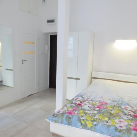 Lovely Apartment In The Heart Of The Old Town Gdansk Exterior photo